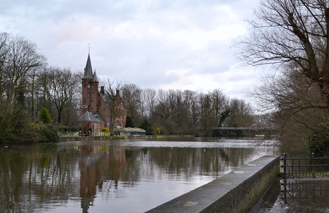 Bruges Tourist Information: Lake of Love