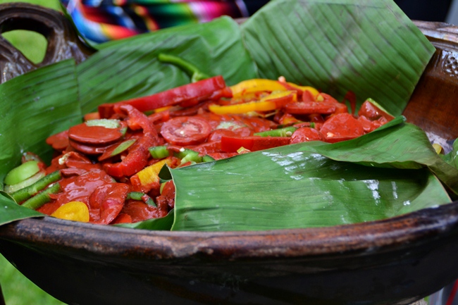 How to make Mexican food? Making a parcel with banana leaves