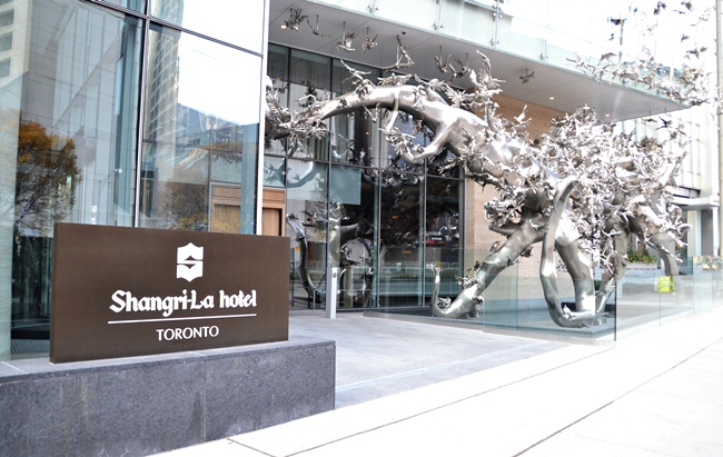 5 reasons to stay at the Shangri-La Toronto