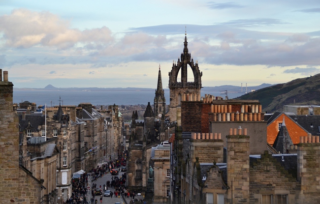 What to see in Edinburgh? Wander the streets