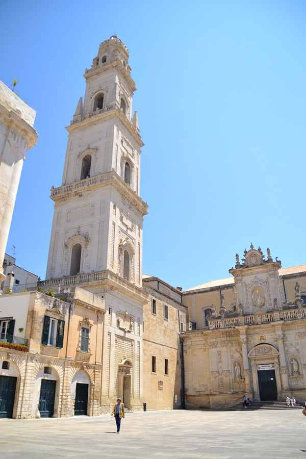 Lecce in Italy: Piazza del Duomo